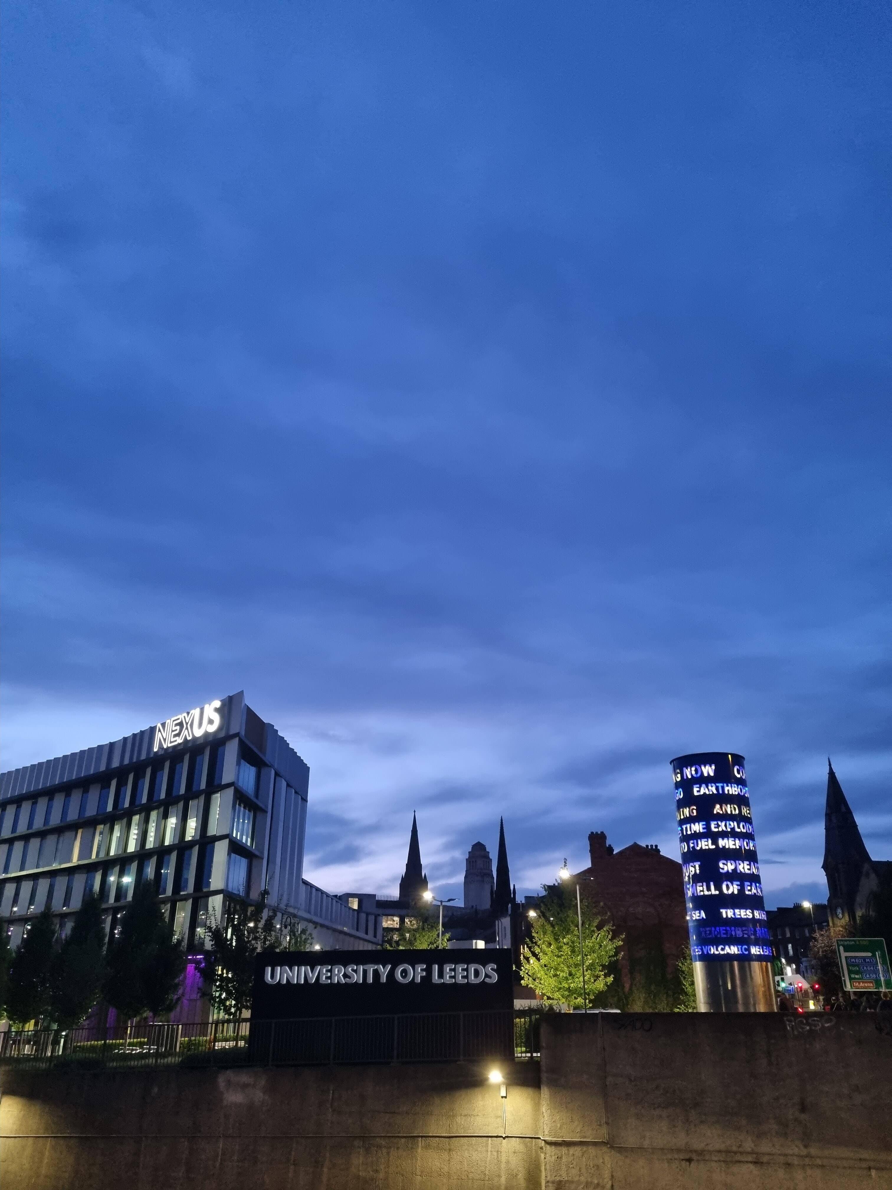 UNIVERSITY OF LEEDS RANKING IN UK 2025 visual data 3